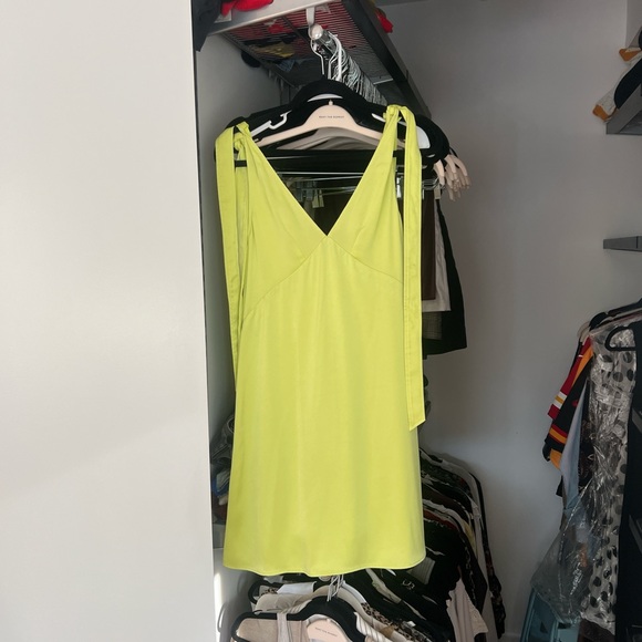 Lime Green Sleeveless Top - Picture 1 of 6